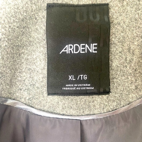 SOLD! Ardene Boxy Coat ⬜️▫️ - Picture 4 of 4